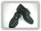 Zapato de vestir, capellada cuero descarne vaca legítimo, suela fina pvc.