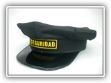 Gorras ocho puntas, barbijos, botones, escudos, escarapelas, etcétera.