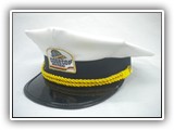 Gorras ocho puntas, barbijos, botones, escudos, escarapelas, etcétera.