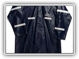 Capa PVC impermeable larga, con reflectivos.