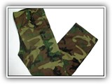 Prendas en gabardina o reep stop mimetizado, en varios colores.